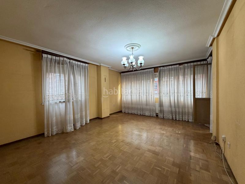 Foto e18a38b4-5876-4c57-8f6a-dde388fba553. Pis amb calefacció aparcament a Centro Avilés