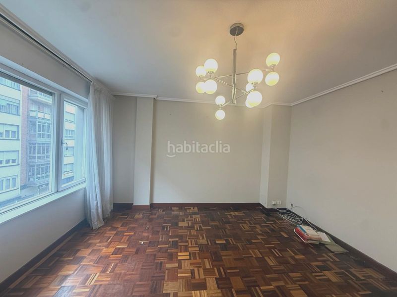 Foto 2555ac0c-9a4b-446e-b434-ea1e528e5c79. Flat with heating parking in Centro Avilés