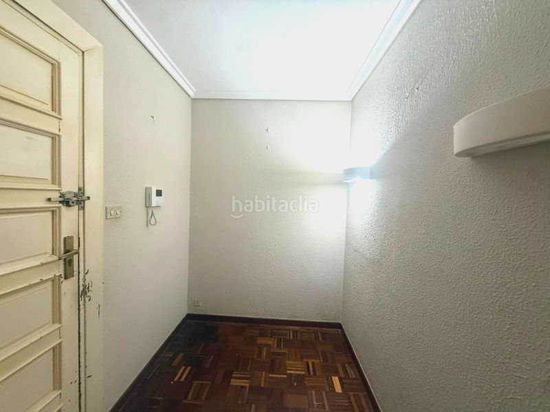 Foto a1117c01-fc31-4f68-b42f-3999c12b2084. Flat with heating parking in Centro Avilés