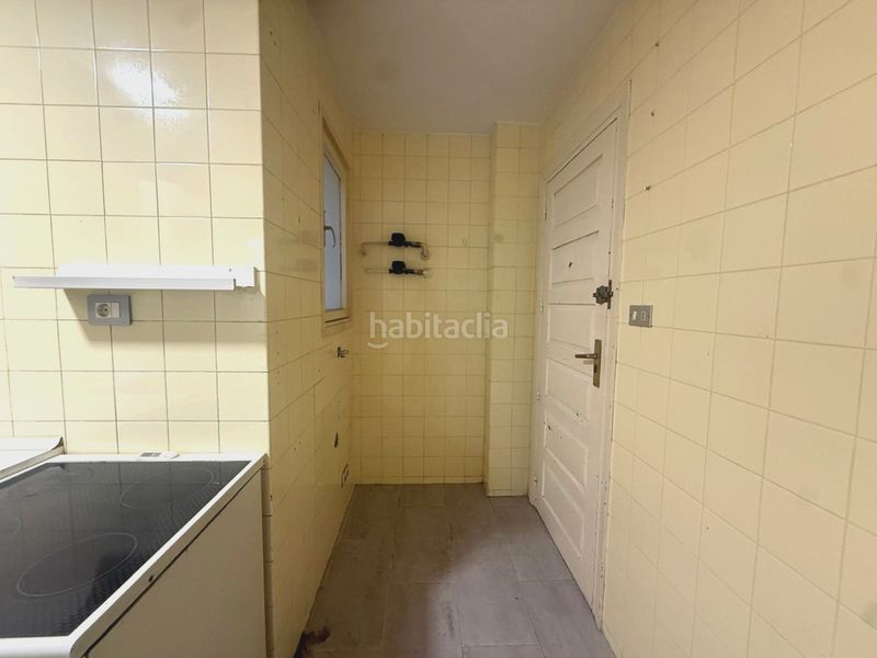 Foto b7f28f25-bd5e-46ad-bec6-41b46483802e. Flat with heating parking in Centro Avilés