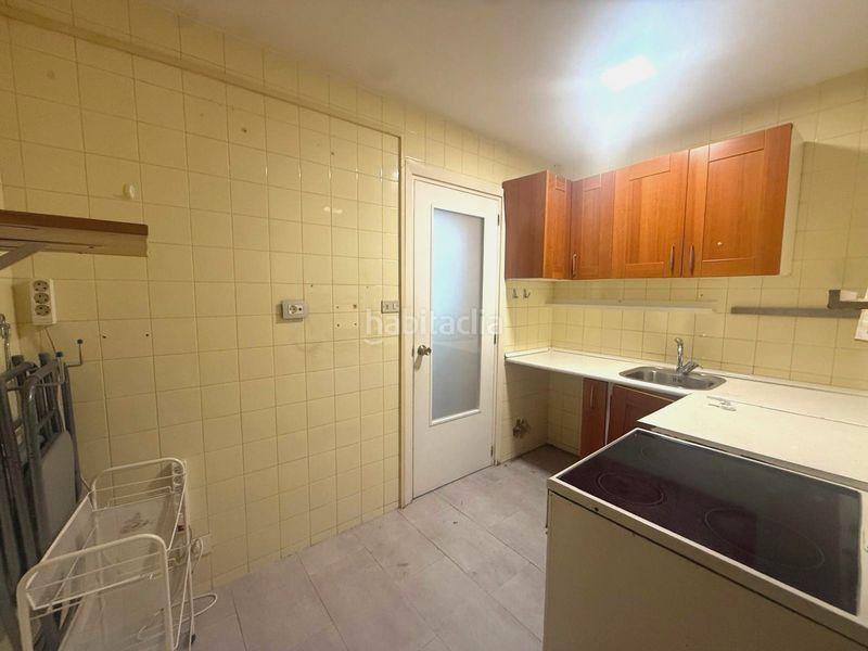 Foto f5debd8a-23cd-4c77-b0db-5683356161bf. Flat with heating parking in Centro Avilés