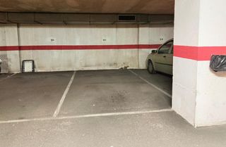 Miete Autoparkplatz in Calle del quirinal 19. Alquiler plaza de garaje en el quirinal, avilés