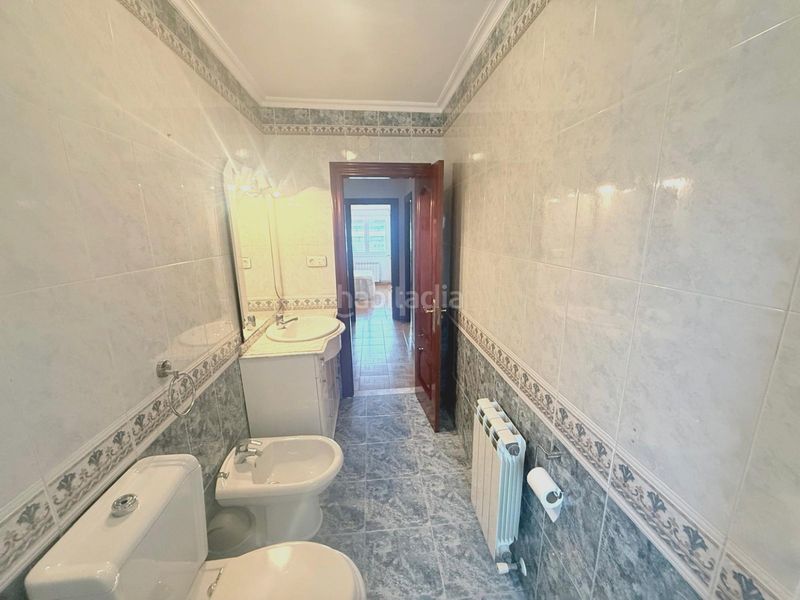 Foto cc883537-5e39-4b93-a7df-d2965cbc3f00. Pis a Raíces Castrillón