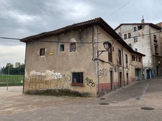 Maison à Parres. Venta de casa y solar en arriondas-parres.
