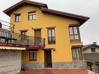 Haus en Ons. Venta de tres apartamentos en cangas de ons.