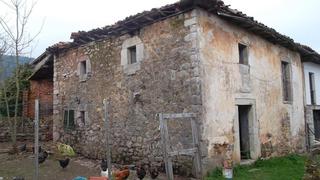 Maison à Parres. Venta de casa y cuadra  en el concejo de parres-arriondas