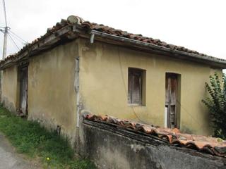 Casa a Piloña. Venta de almacén-cuadra en piloña.