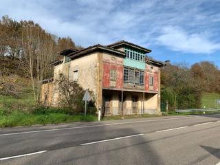 Maison à Parres. Venta de casa y finca en el concejo de parres