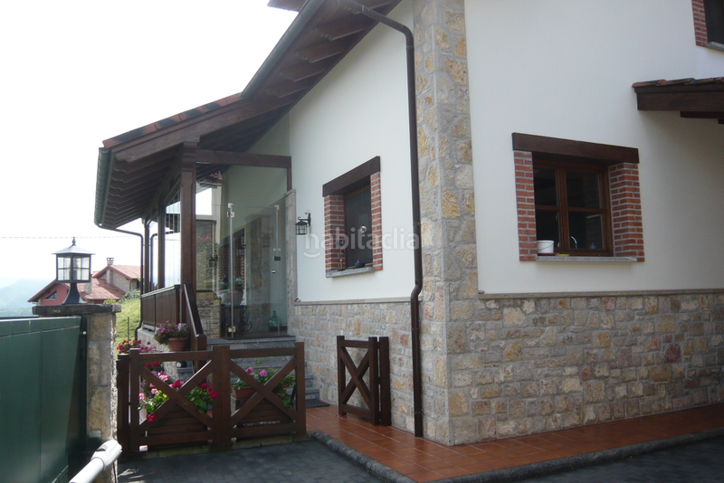 Foto 31f43c05-65f2-4d25-a499-4a9d17fc6db1. Maison avec chauffage dans Parres