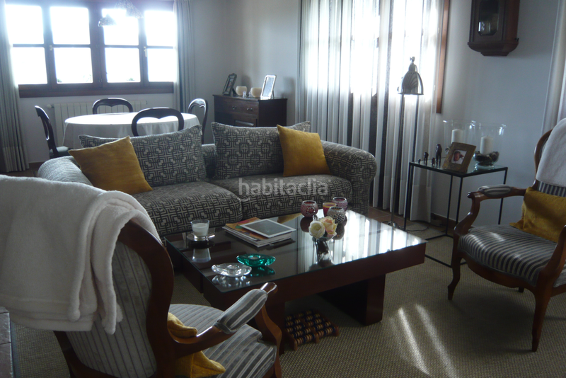 Foto f35bfd04-c7f3-4fd1-a125-490adecd565b. Maison avec chauffage dans Parres