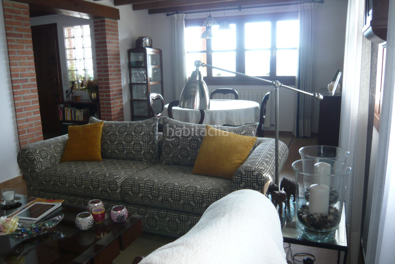 Foto fdde5de3-b3d3-4b45-8c7c-b9bedc87b728. Maison avec chauffage dans Parres