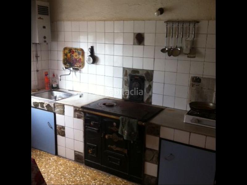 Foto fc764066-0e53-4188-8e2c-53c4afd2bba5. Maison dans Parres