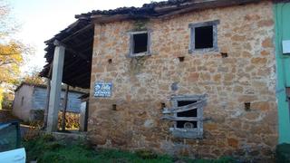Haus en Piloa. Venta de cuadra- casa en el concejo de parres-arriondas