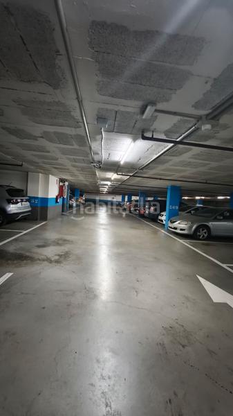 Foto 4195dd31-8646-4bfa-bb46-57311160d149. Parking coche plaza de parquing doble en Llefià Badalona
