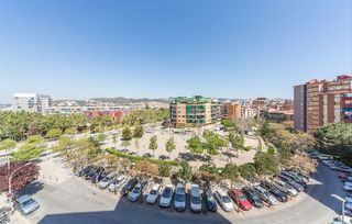 Piso  Calle atlantida. Oportunidad!  junto metro llefia