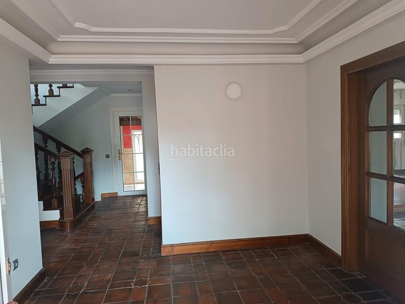 Foto ac33199f-a709-44dc-9d3d-1ff866609dfd. Chalet with fireplace heating parking pool in Salinas Castrillón