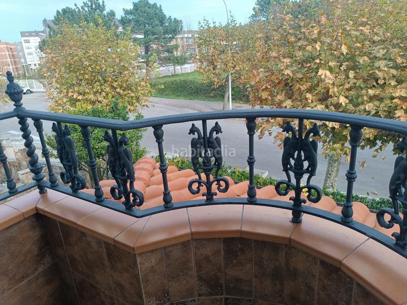 Foto 010875eb-5bb2-4cde-b607-c1d8b2a66568. Chalet con camino riscaldamento parcheggio piscina in Castrillón