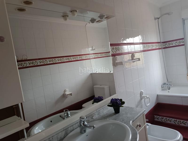 Foto 1540323b-ffdf-47ef-95e3-d91261b9b379. Chalet con camino riscaldamento parcheggio piscina in Castrillón