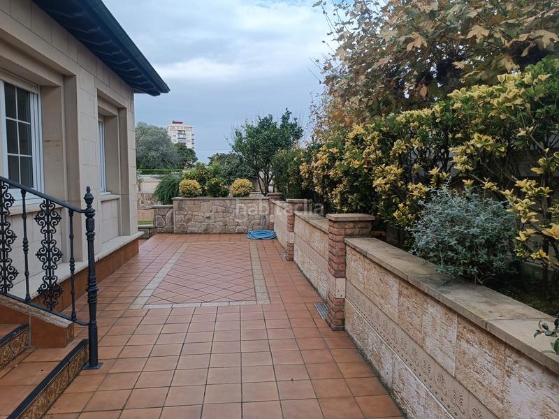 Foto 83f27fc9-3d48-4aa1-90ab-1618b72051b0. Chalet con camino riscaldamento parcheggio piscina in Castrillón