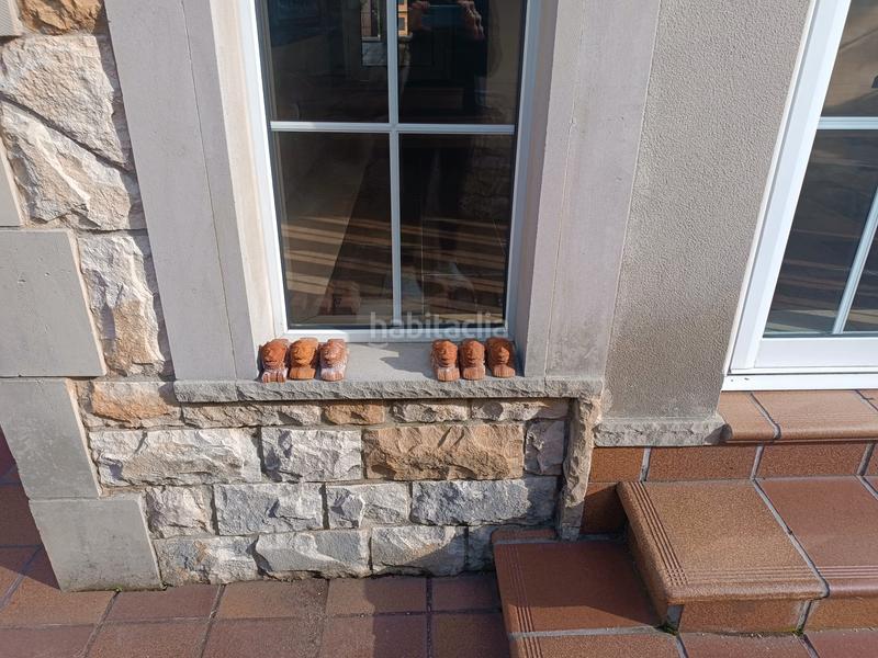 Foto cbb1aa9a-e6b7-4972-84fa-a96948bf8a9b. Chalet con camino riscaldamento parcheggio piscina in Castrillón