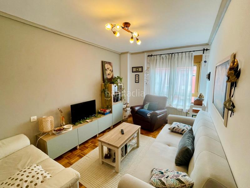 Foto c704ef54-3bbf-4464-8de2-0efde368224a. Flat with heating in El Carbayedo - El Quirinal Avilés