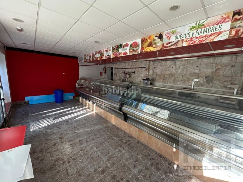 Foto 7f21e0a6-33fa-4d77-95a0-a6496c177edb. Local comercial a Navas del Marqués (Las)