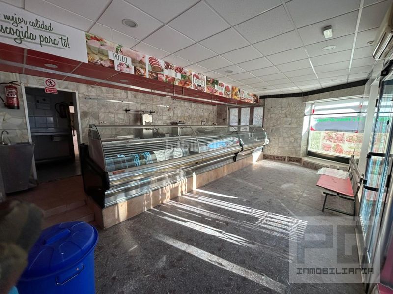 Foto f67fcaf4-74e4-4542-888c-9c6513c58727. Local comercial a Navas del Marqués (Las)