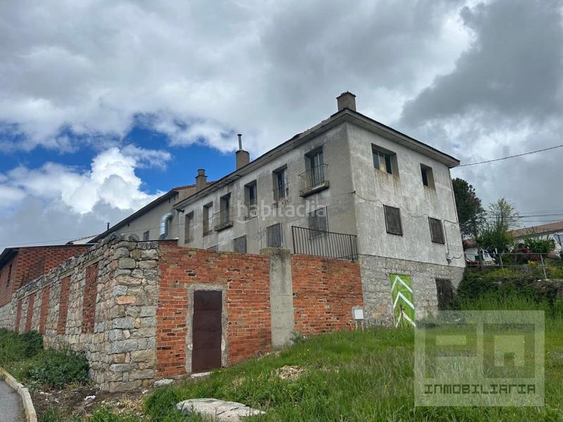 Foto 3b546c80-3408-46d9-ab64-e8d76a7d2ccf. Edifici a Navas del Marqués (Las)