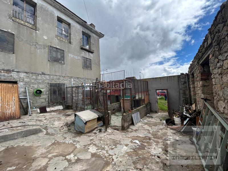 Foto d0288cf2-b685-4172-a19c-b7b07378b53c. Edifici a Navas del Marqués (Las)