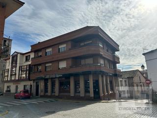 Piso  N/a. Amplio piso ubicado en el centro del pueblo