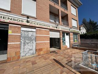 Miete Geschäftsraum  N/a. Local en alquiler en el centro del pueblo.