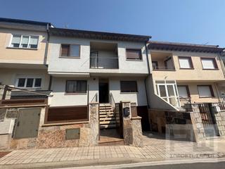 Lloguer Xalet  N/a. Chalet adosado en alquiler seminuevo