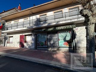 Lloguer Local Comercial  Avenida navalperal. Local en alquiler para carniceria