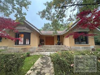 Chalet  Camino navalperal. Exclusivo chalet de lujo en ciudad ducal. una sola planta