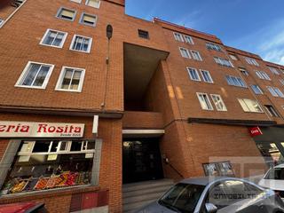 Miete Etagenwohnung  Calle virgen de las angustias. Piso en alquiler sin amueblar con 4 dormitorios