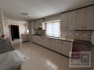 Miete Etagenwohnung in Navas del Marqués (Las). Amplisima vivienda en alquiler en el centro del pueblo