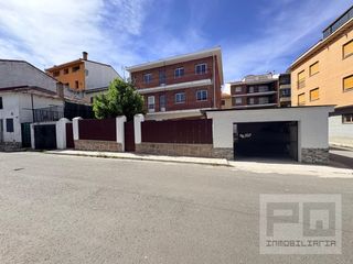 Miete Erdgeschoss in Navas del Marqués (Las). Alquiler para verano de vivienda en planta baja con jardin priva