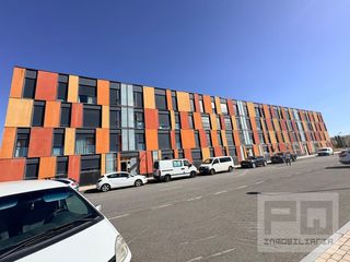 Piso en Universidad. Preciso piso en venta de dos dormitorios plaza de garaje y trast