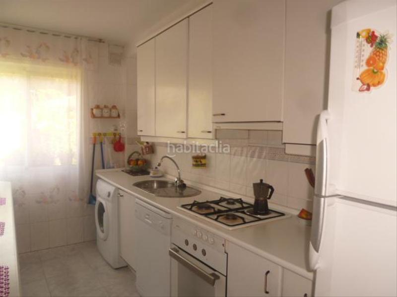 Foto 16e29da7-ba2e-48cc-97fe-41d1a7ceecf6. Casa amb calefacció a Adrada (La)