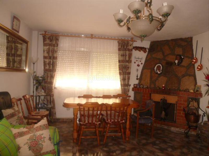 Foto 4a8d54ed-e397-40c0-89e6-b222eefbaeeb. Casa amb calefacció a Adrada (La)