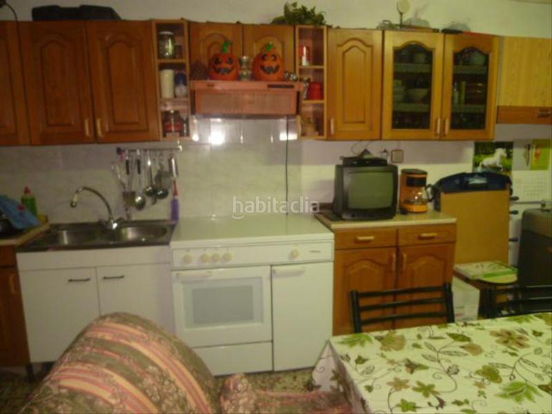 Foto eb10532c-7efa-4b6c-bfe3-ebf3e49fc328. Casa amb calefacció a Adrada (La)