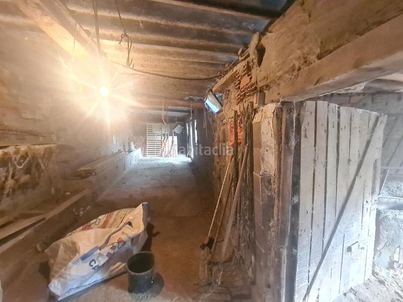 Foto 29e2d351-252a-4b10-a458-274246d0d82c. Bâtiment à usage industriel dans Adrada (La)