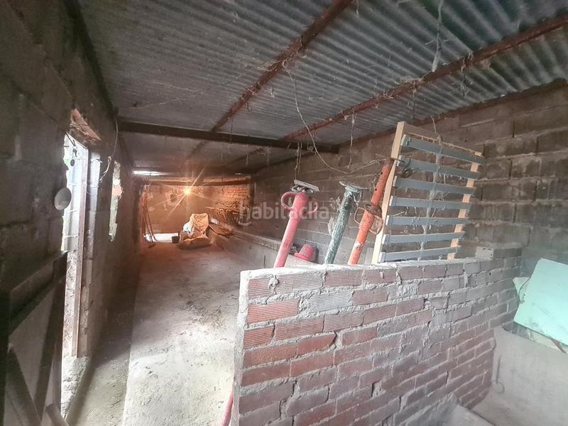 Foto 2c8e2729-ec9a-4a4b-9dff-f938524477ea. Bâtiment à usage industriel dans Adrada (La)