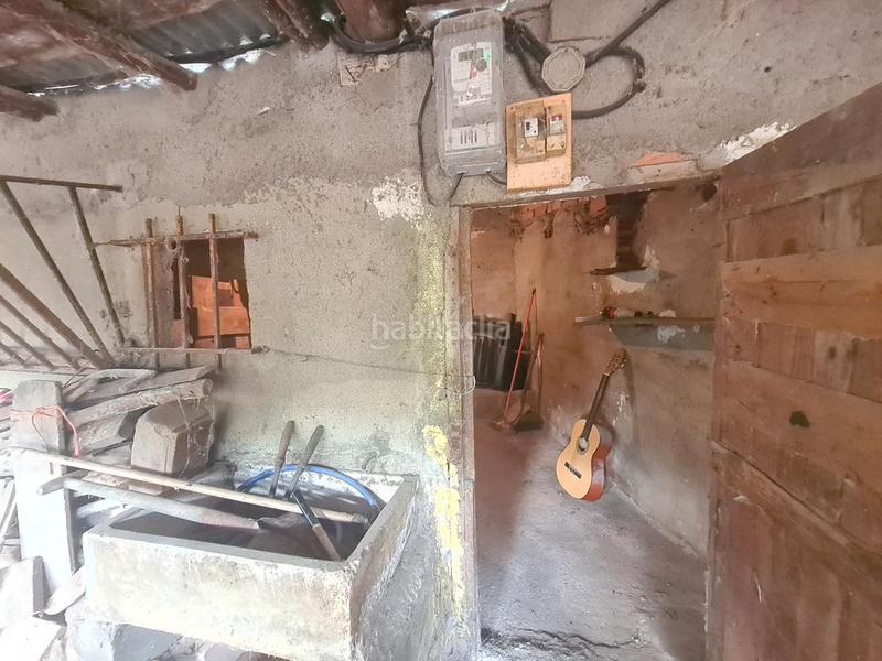 Foto 2dd8d7f5-edc0-45bd-8d30-9e66f6296d70. Bâtiment à usage industriel dans Adrada (La)