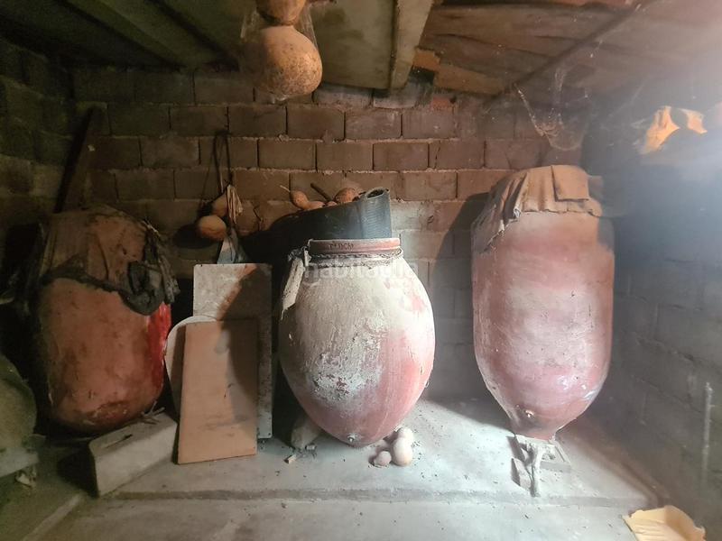 Foto a389c34c-e1d6-4a7e-aa0e-4cc2841d9bff. Bâtiment à usage industriel dans Adrada (La)