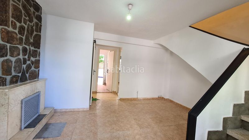 Foto ef5d1e3a-8eca-4523-a9d3-b3e732a6df57. Casa in Adrada (La)