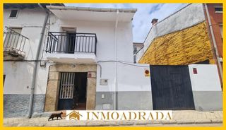 Masía  Los mesones. Casa rústica los mesones con jardín parking