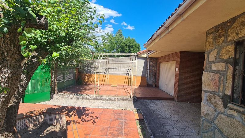 Foto f0fdb768-2693-4872-810c-471ee8530467. Casa a Adrada (La)