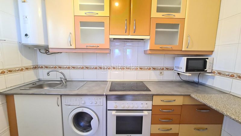 Foto d805d8a9-f684-4647-8524-22237f9bd272. Piso quevedo piso segundo terraza en Adrada (La)