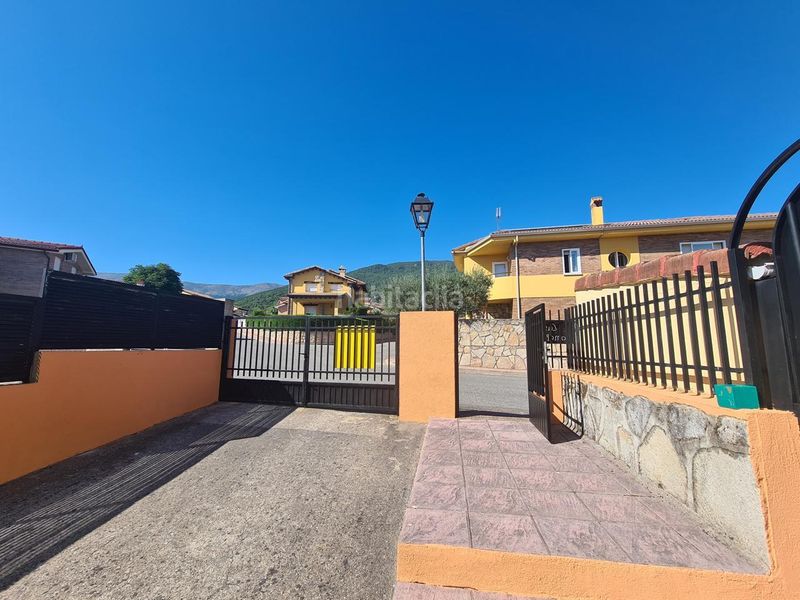 Foto 196d4142-2f30-45a9-8540-c8e5b5493336. Casa amb piscina a Adrada (La)